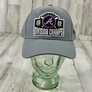 Atlanta Braves 2022 Division Champs Cap Gray adjustable. New without tag.